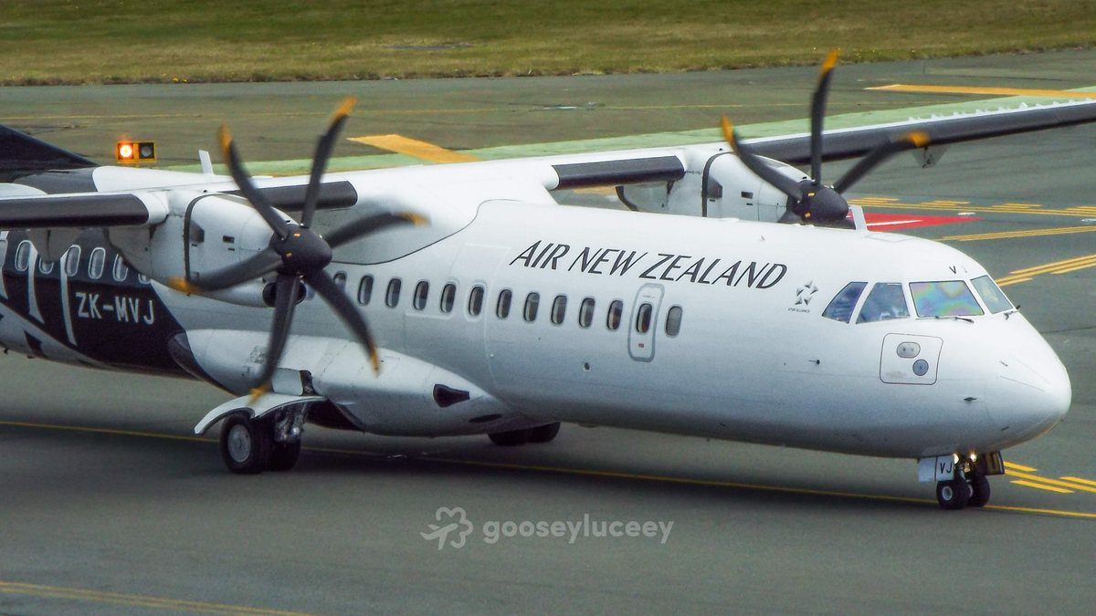 Air New Zealand ATR 72 taxiing